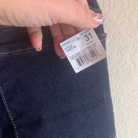 Articles of Society women’s maternity dark blue, jean pants. - Picture 8 of 9